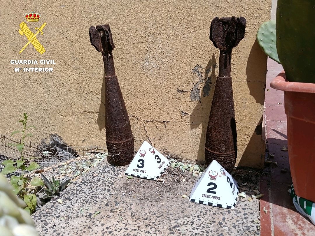 The Civil Guard discovers two mortar shells in a home in Corralejo